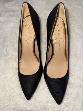 Jessica Simpson Black Pumps